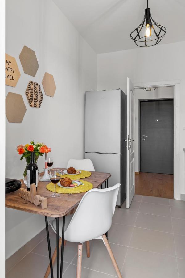 Artistry - Harmony In 1Br Apartment Bukares Bagian luar foto